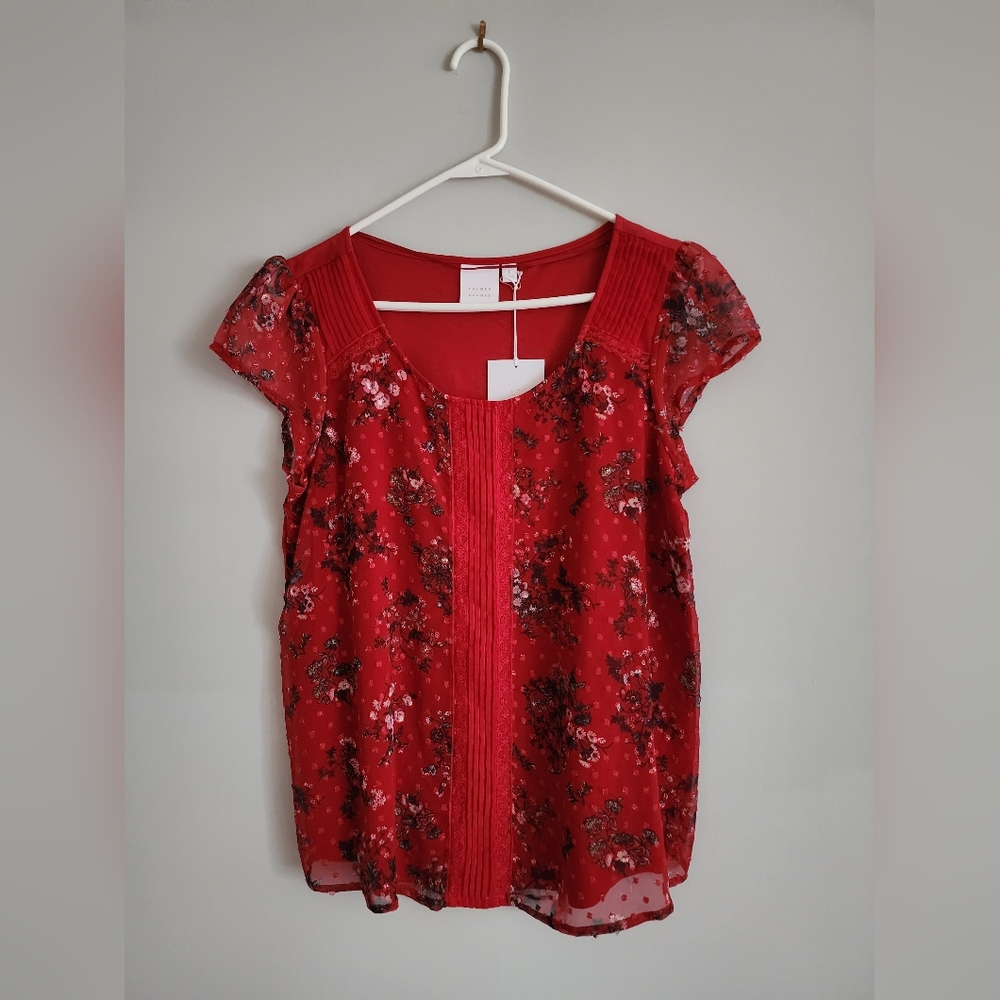 NWT - Lauren Conrad Floral & Lace Top